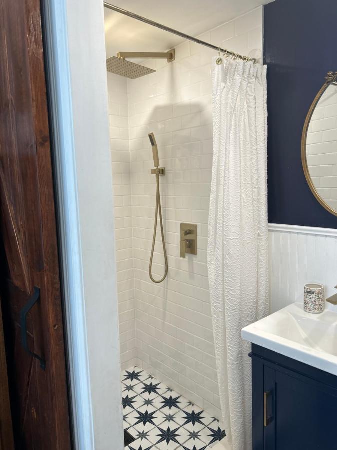 Adorable 1 Bedroom Cottage New York Bagian luar foto